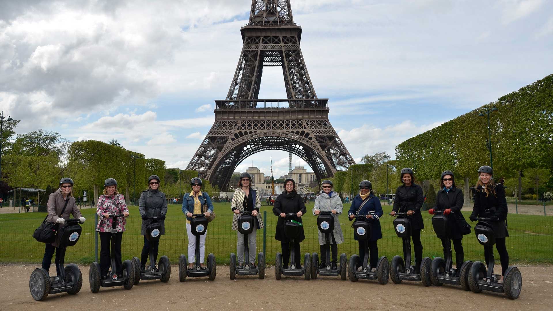 Women Segway tours in Paris TDS