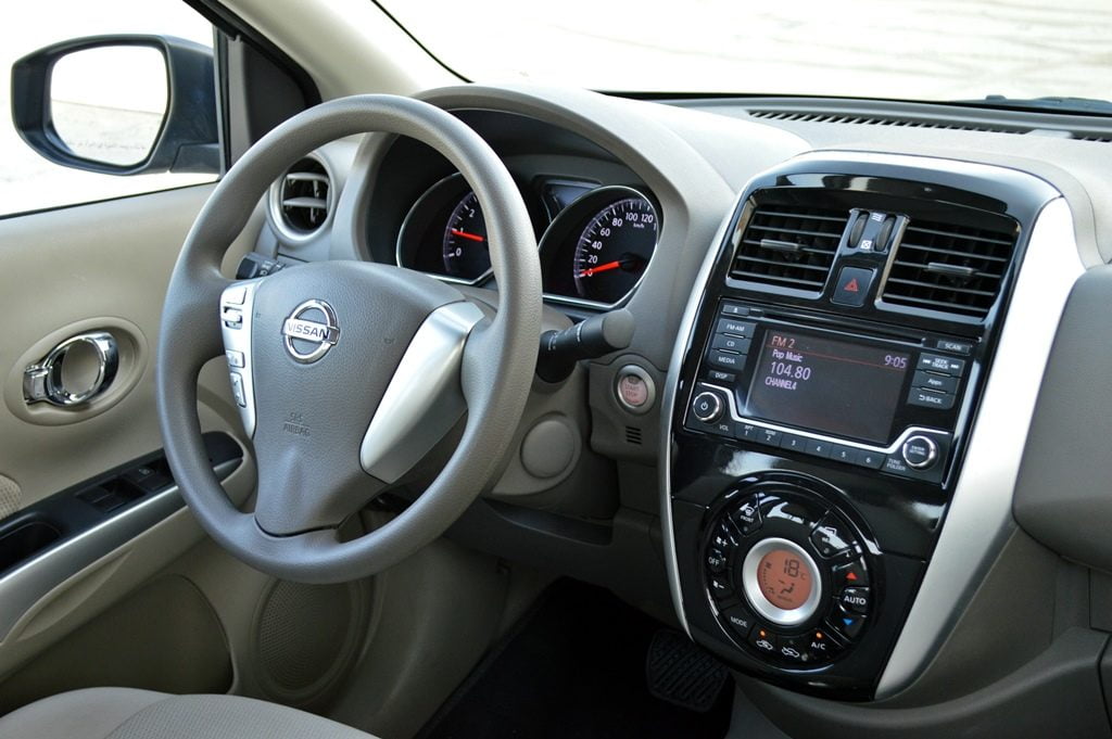 Nissan Sunny interior